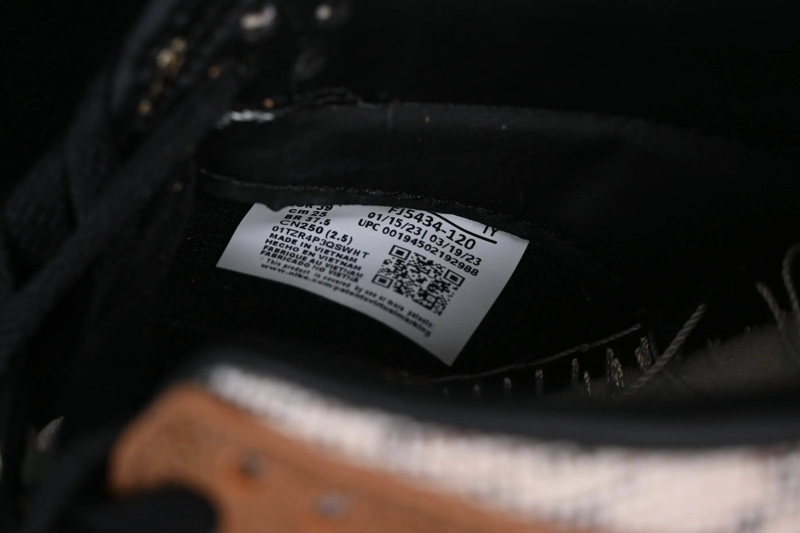 All categories Nk SB Dunk series Nk SB Dunk Low low-top sneakers Nk Dunk Low limited edition snake pattern mocha SB low-top casual skateboard shoes FJ5434-120